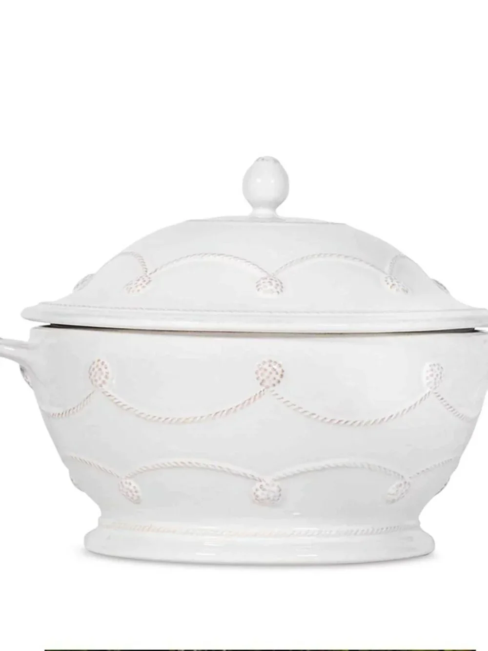 Juliska Ceramic Berry and Thread Whitewash Round Casserole with Lid New in box